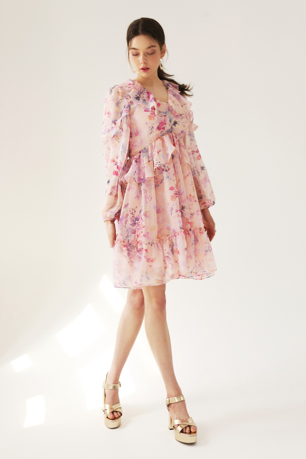 [회사원A 착용] Flower dream romantic ruffle dress (Soft peach)