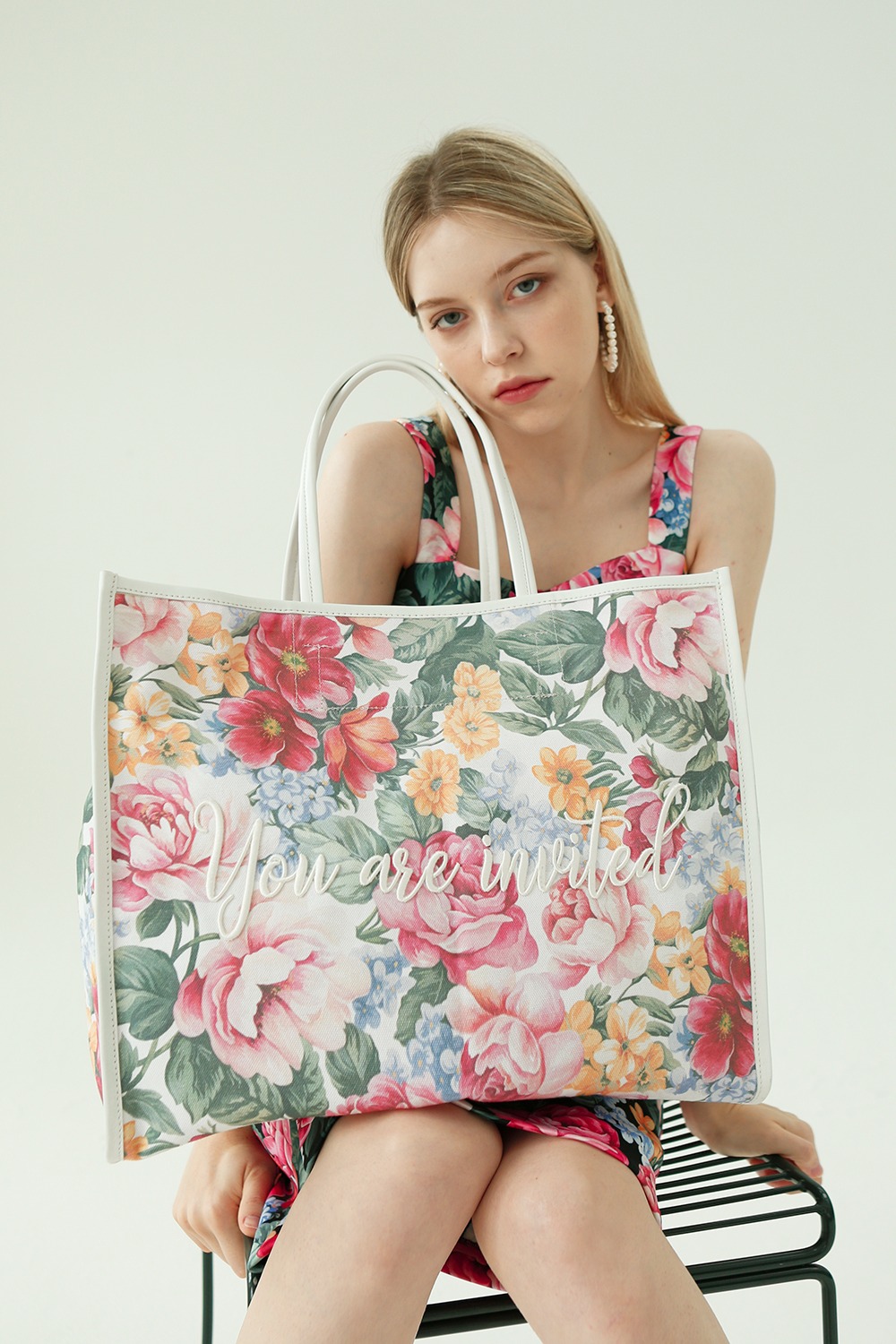 Peony garden canvas shopper bag (White)